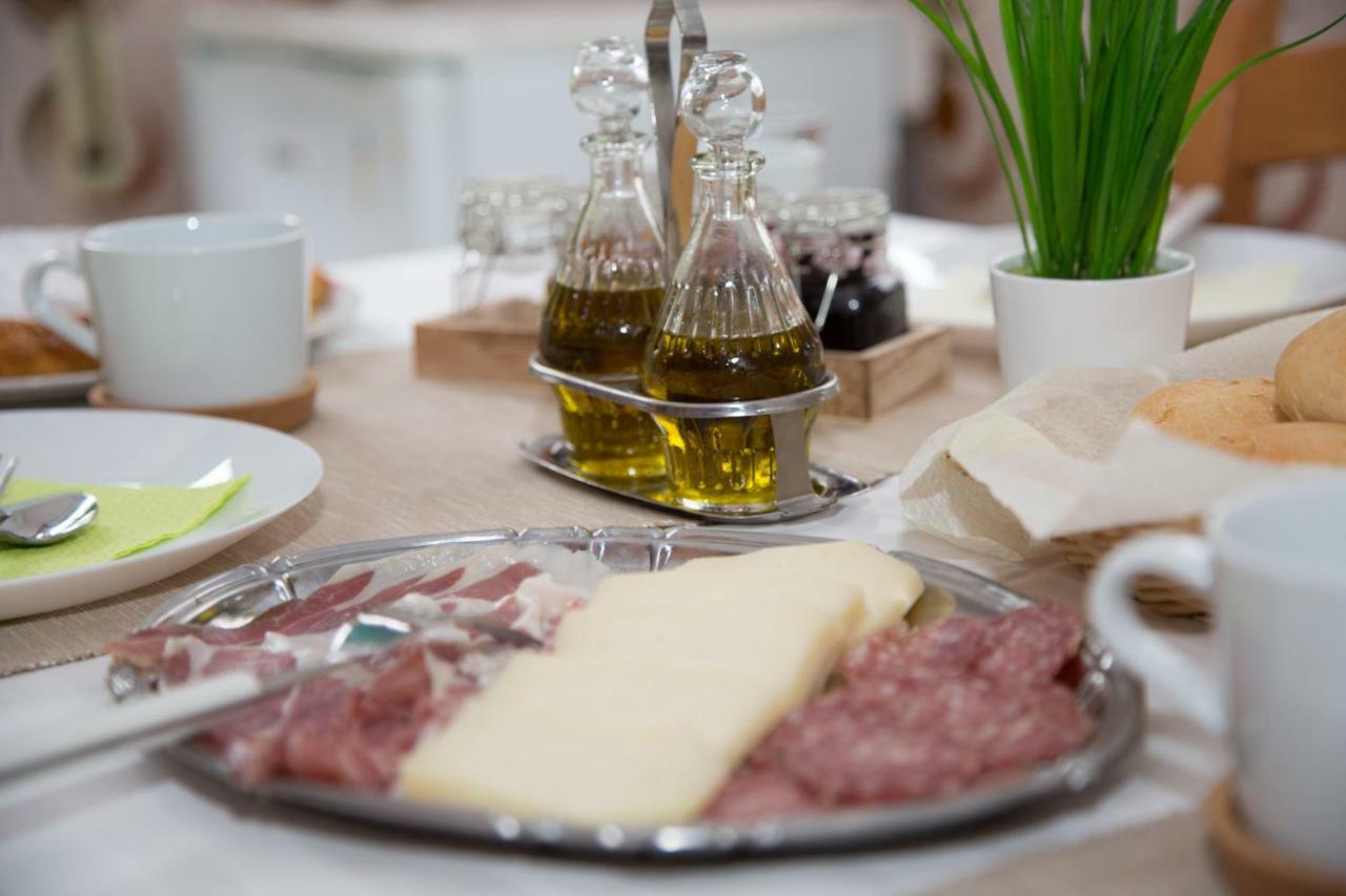 Il Gruccione Bed & Breakfast Sant'Omero Bagian luar foto
